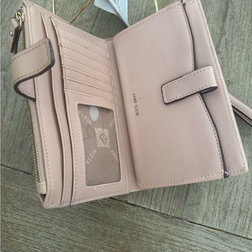 Anne Klein pink phone wallet like new - Picture 5 of 11